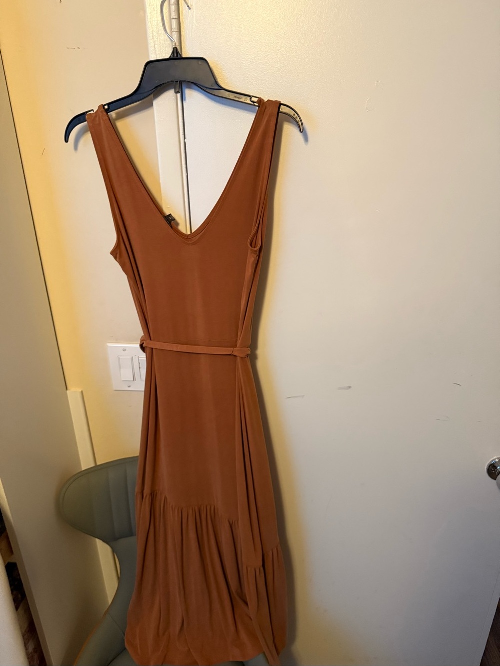 Banana Republic Rust-Brown Sleeveless V-Neck Midi Dress with Belt